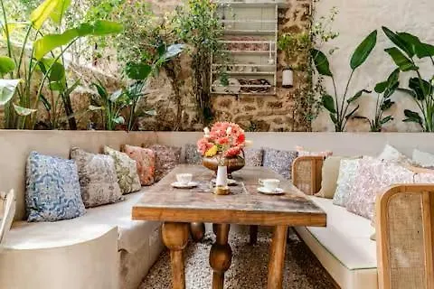 Mediha Hanim Konagi Alacati * Çeşme