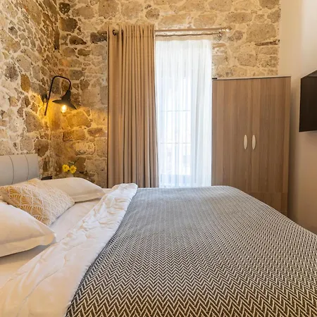 Δωμάτια σε οικογενειακή κατοικία Mediha Hanim Konagi Alacati *